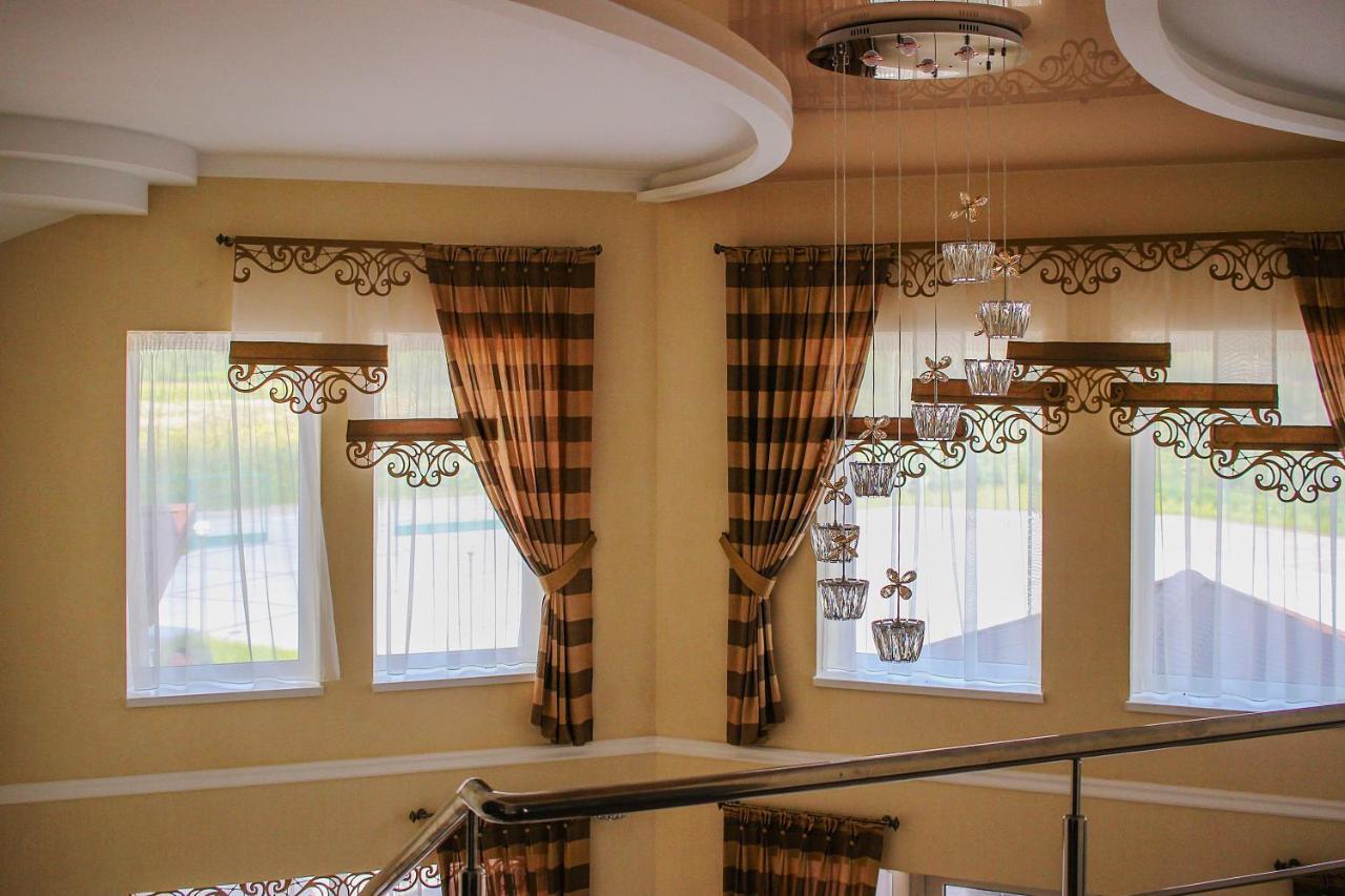 Hotel Роляда Tysmenytsia Exteriér fotografie