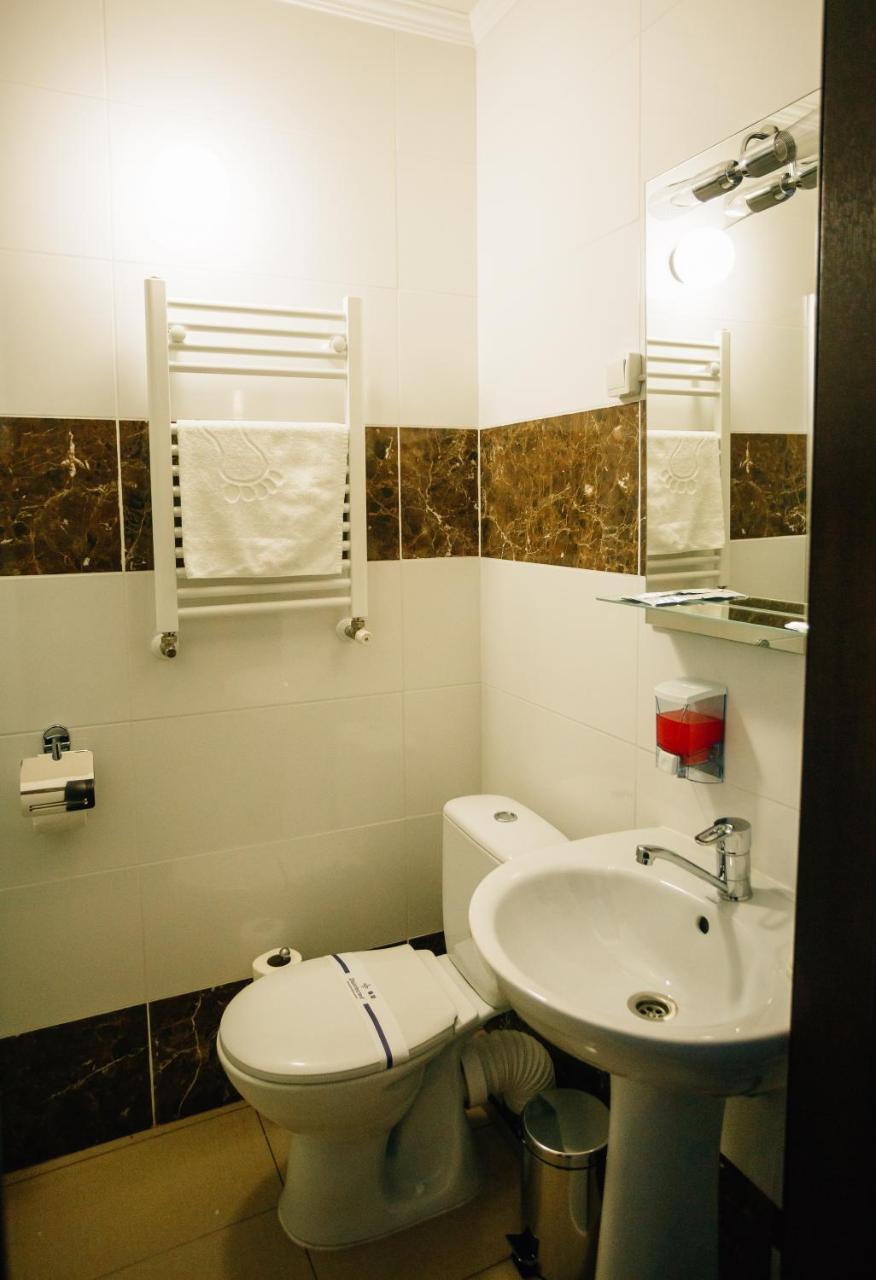 Hotel Роляда Tysmenytsia Exteriér fotografie