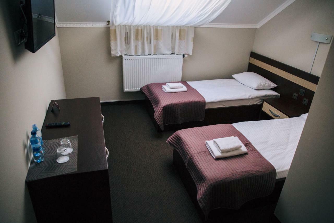 Hotel Роляда Tysmenytsia Exteriér fotografie