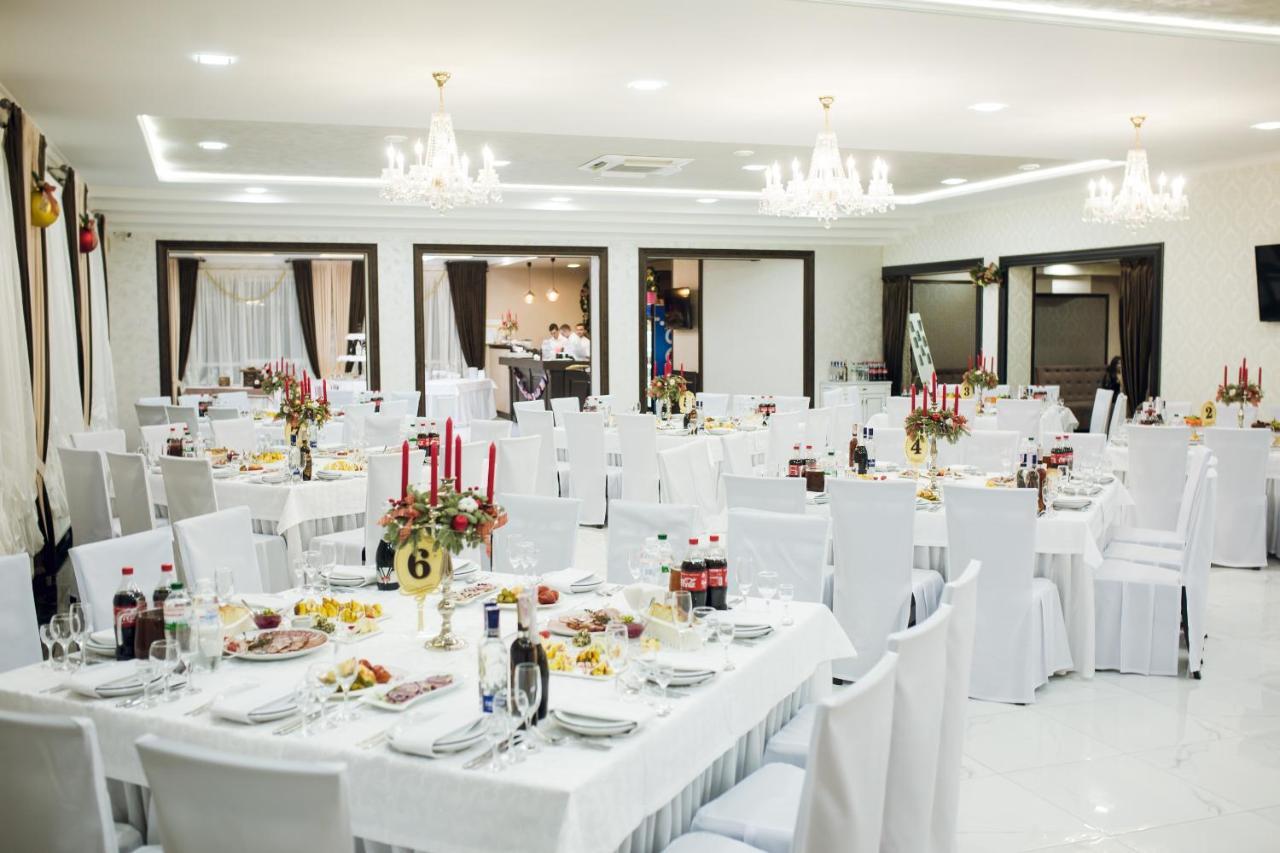 Hotel Роляда Tysmenytsia Exteriér fotografie