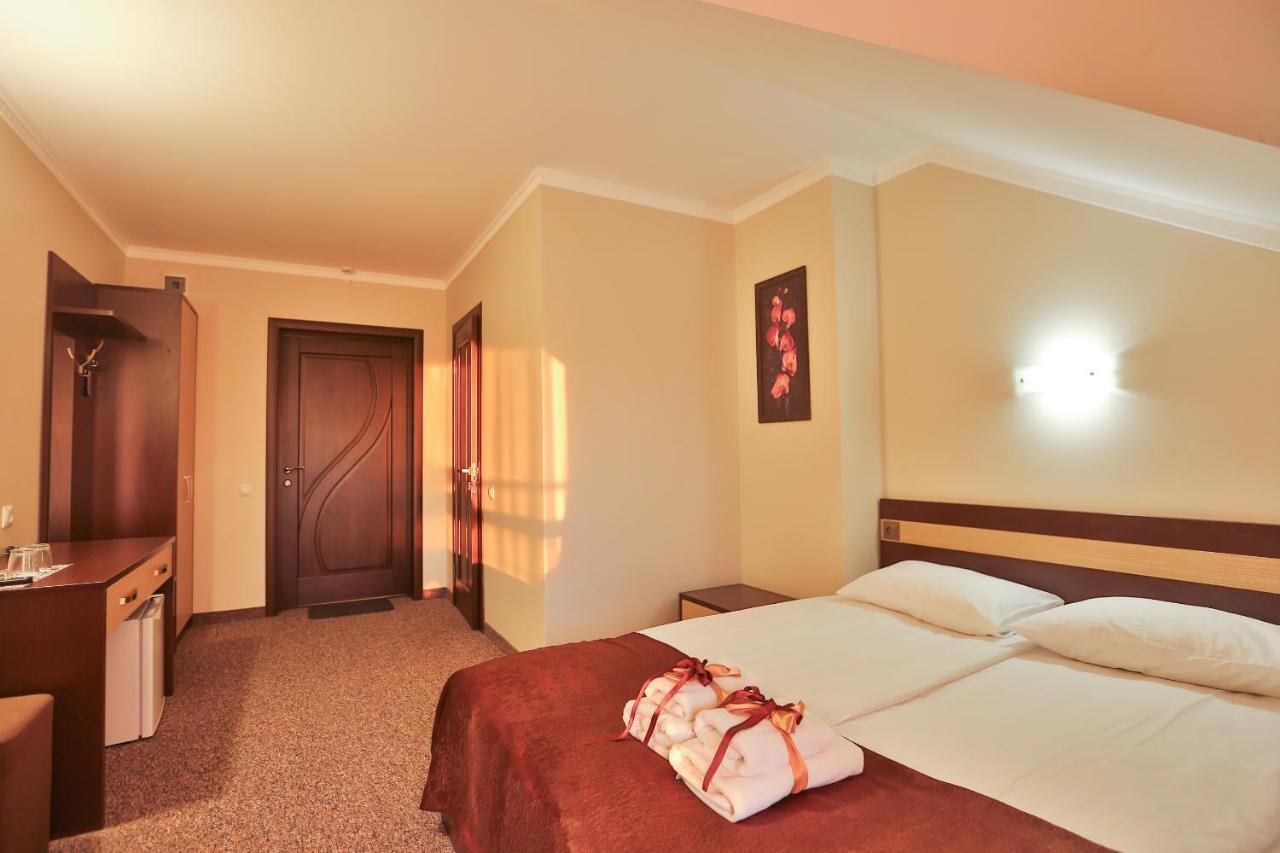 Hotel Роляда Tysmenytsia Exteriér fotografie