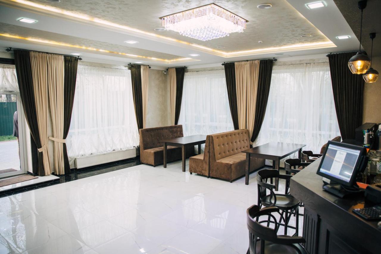 Hotel Роляда Tysmenytsia Exteriér fotografie
